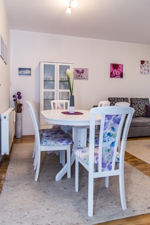 Apartment Flores Osijek Bagian luar foto