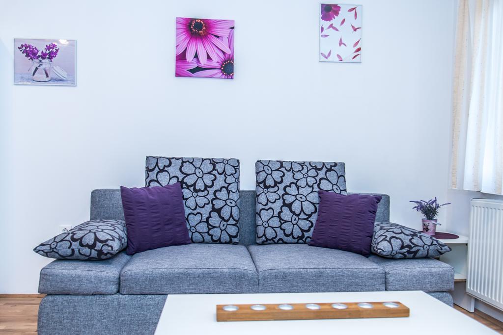 Apartment Flores Osijek Bagian luar foto