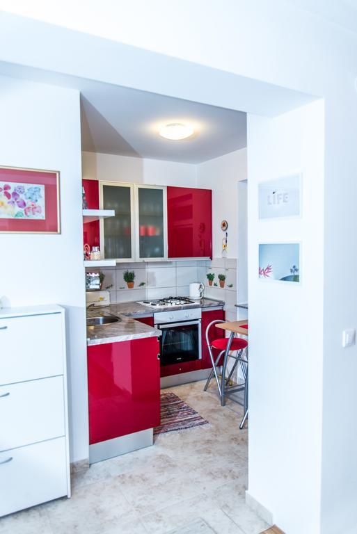 Apartment Flores Osijek Bagian luar foto